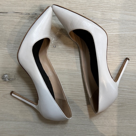 Manolo Blahnik pumps - Picture 5 of 6